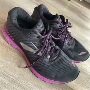 Brooks Adrenaline GTS 20 Women’s Running Shoes